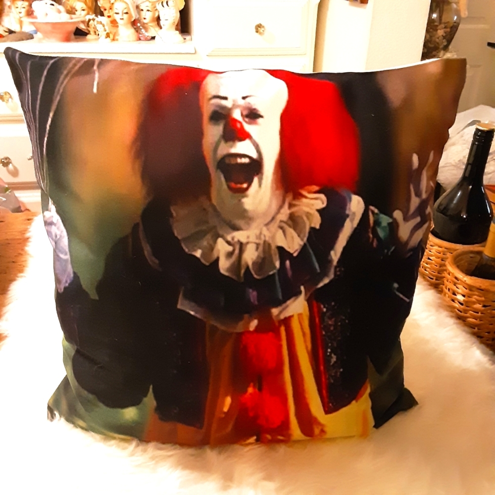PENNYWISE THROW PILLOW